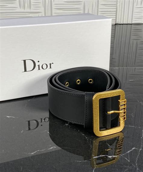 dior kemer kadın|Christian Dior .